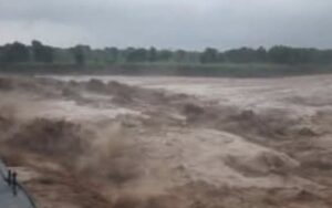 बादल फटने के बाद आई तस्वीर