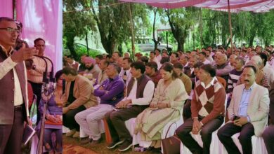 कार्यक्रम के दौरान जिला आयुक्त अपनी बात रखते