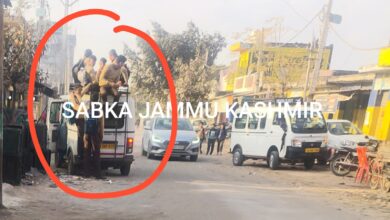 नगरी ऐरवा रोड़ पर चलने वालें मिनी ऑटो ट्रैफिक नियमों कि धज्जिया उड़ाते व स्कूली छात्रों कि जान जोखिम में डालते वाहन चालक